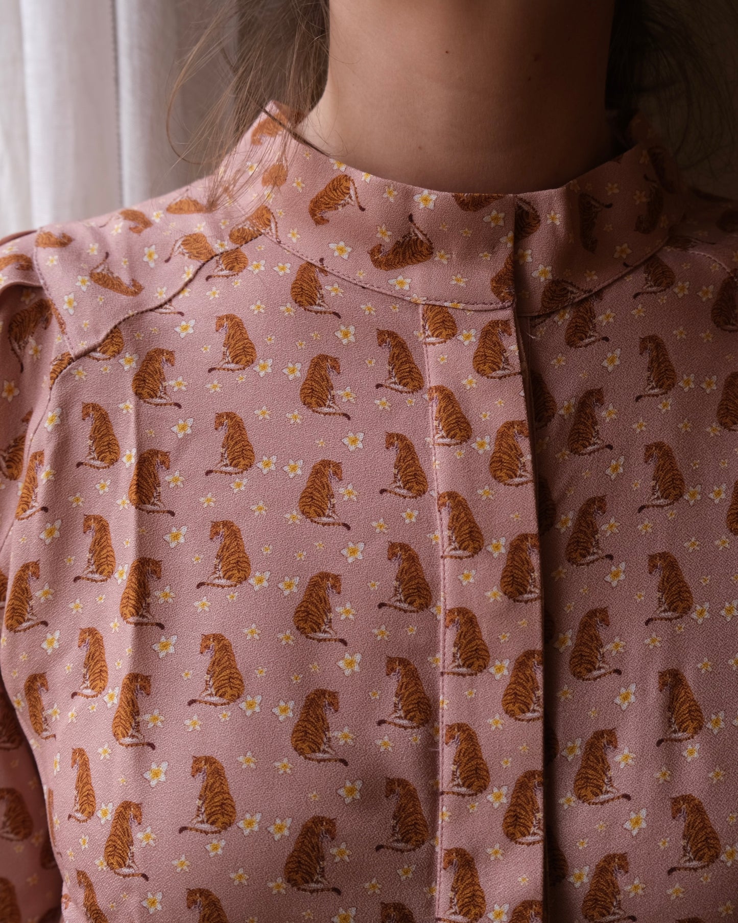 Top Valda tigre rose