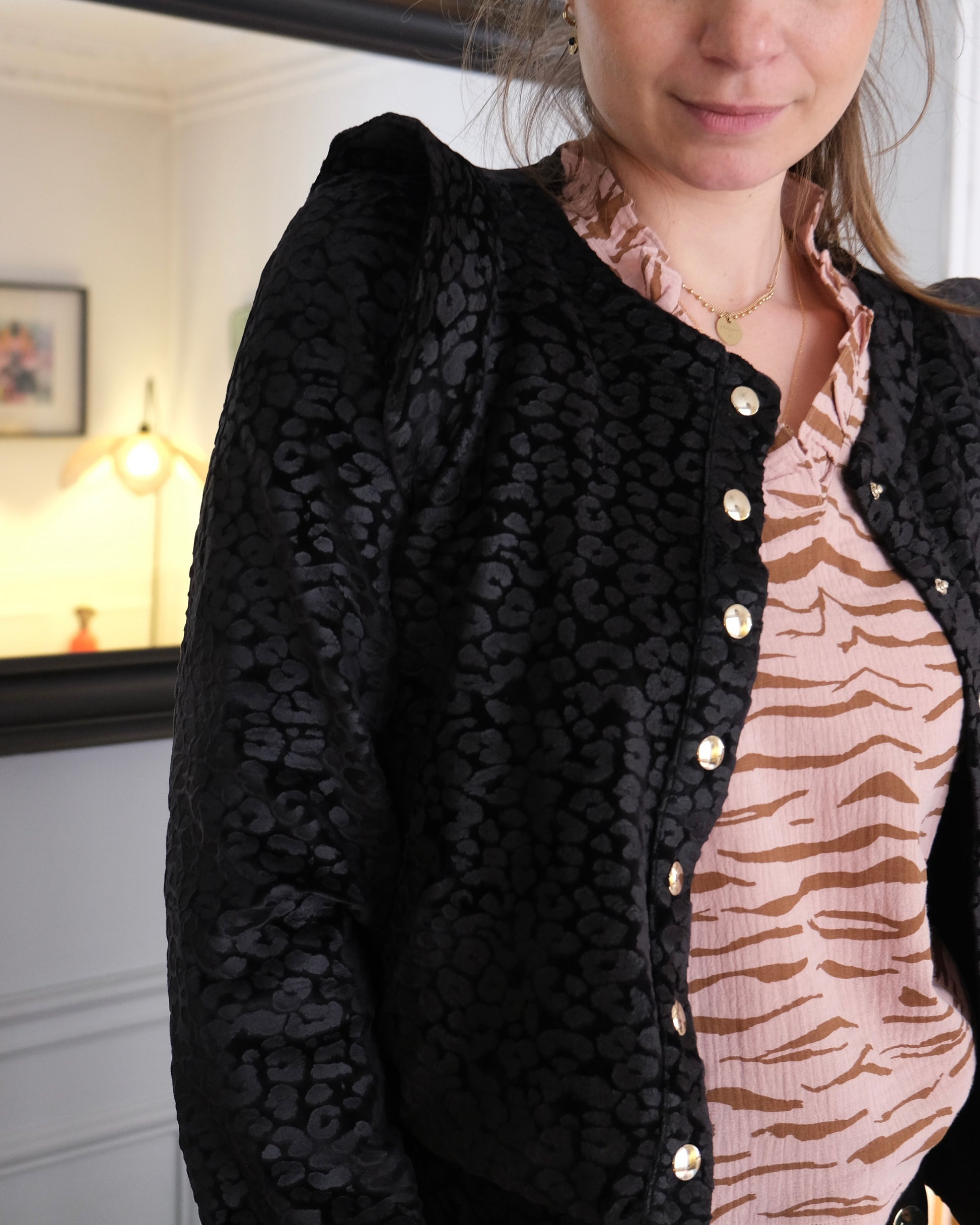 Veste en velours noire boutons dorés