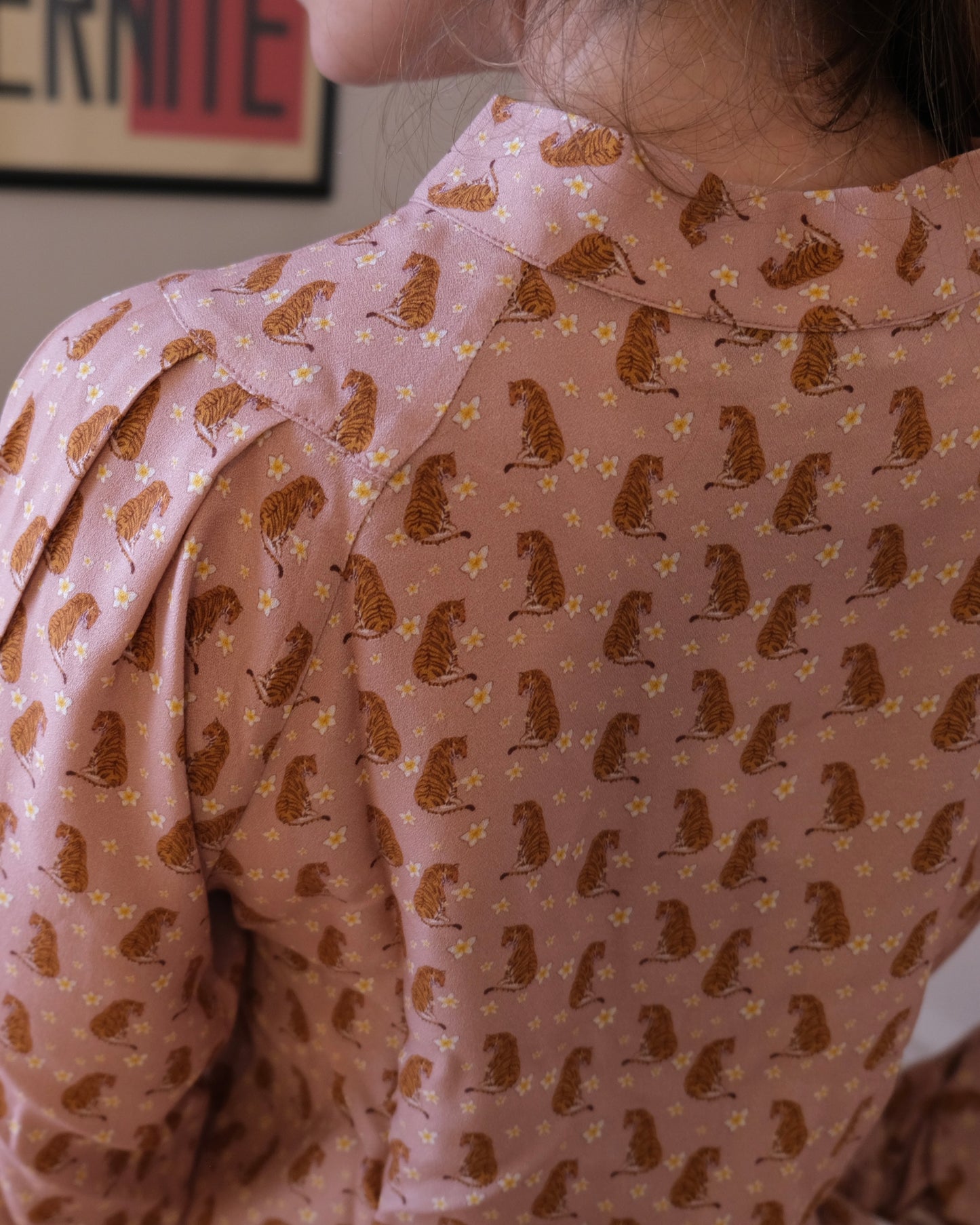 Top Valda tigre rose