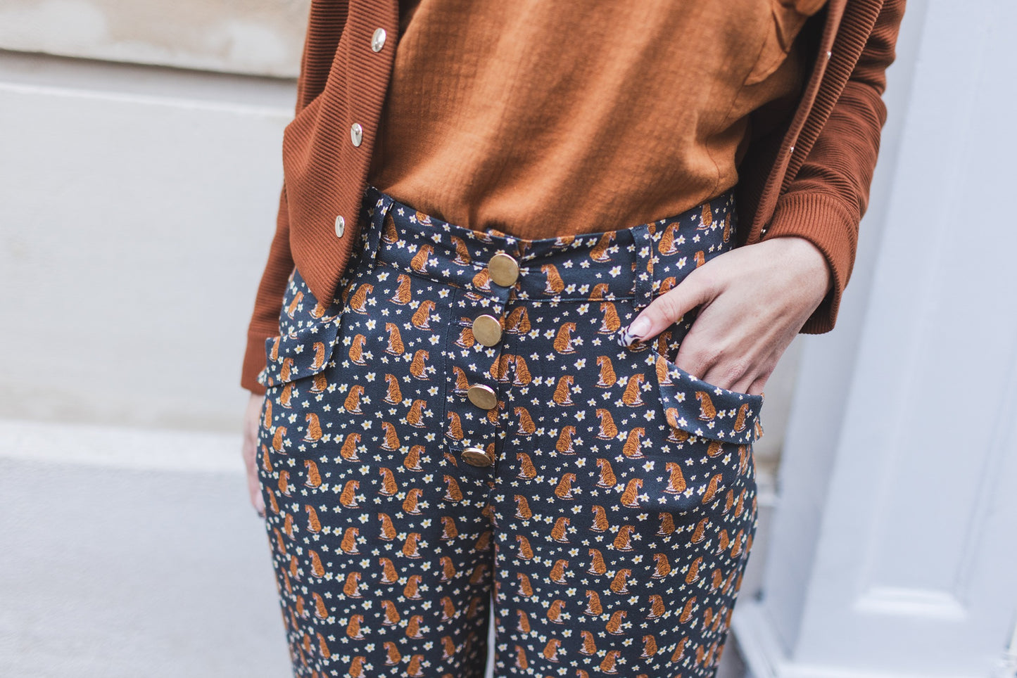 Pantalon Soledad imprimé tigres